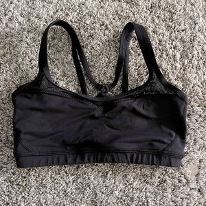 Lululemon size 4 black sports bra